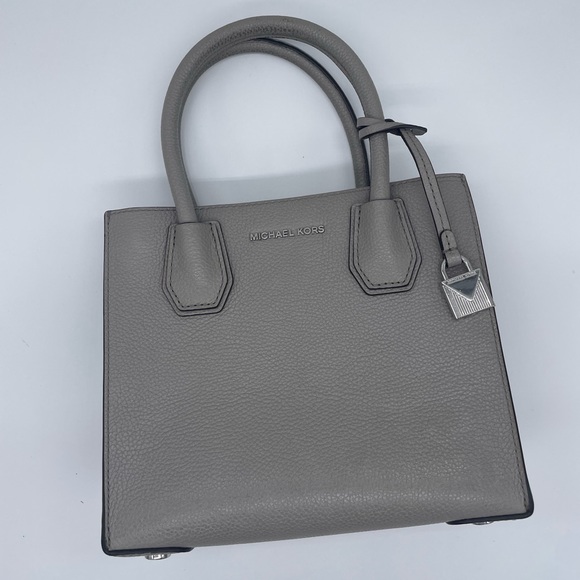 HOST PICK 💕 Michael Kors bag with dust bag - Picture 3 of 10